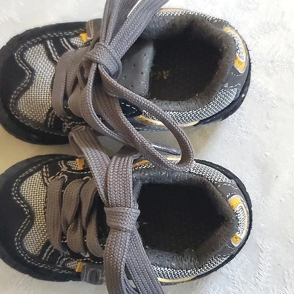 Children's Place Black Grey Lace Up Sneakers Tennis Shoes Baby Size 4 - Picture 5 of 10
